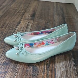 Anne Klein Light Green Flats with Bow Detail.‎ Size 7.5